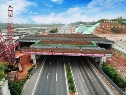 中铁建工集团路桥工程天府机场高速公路项目