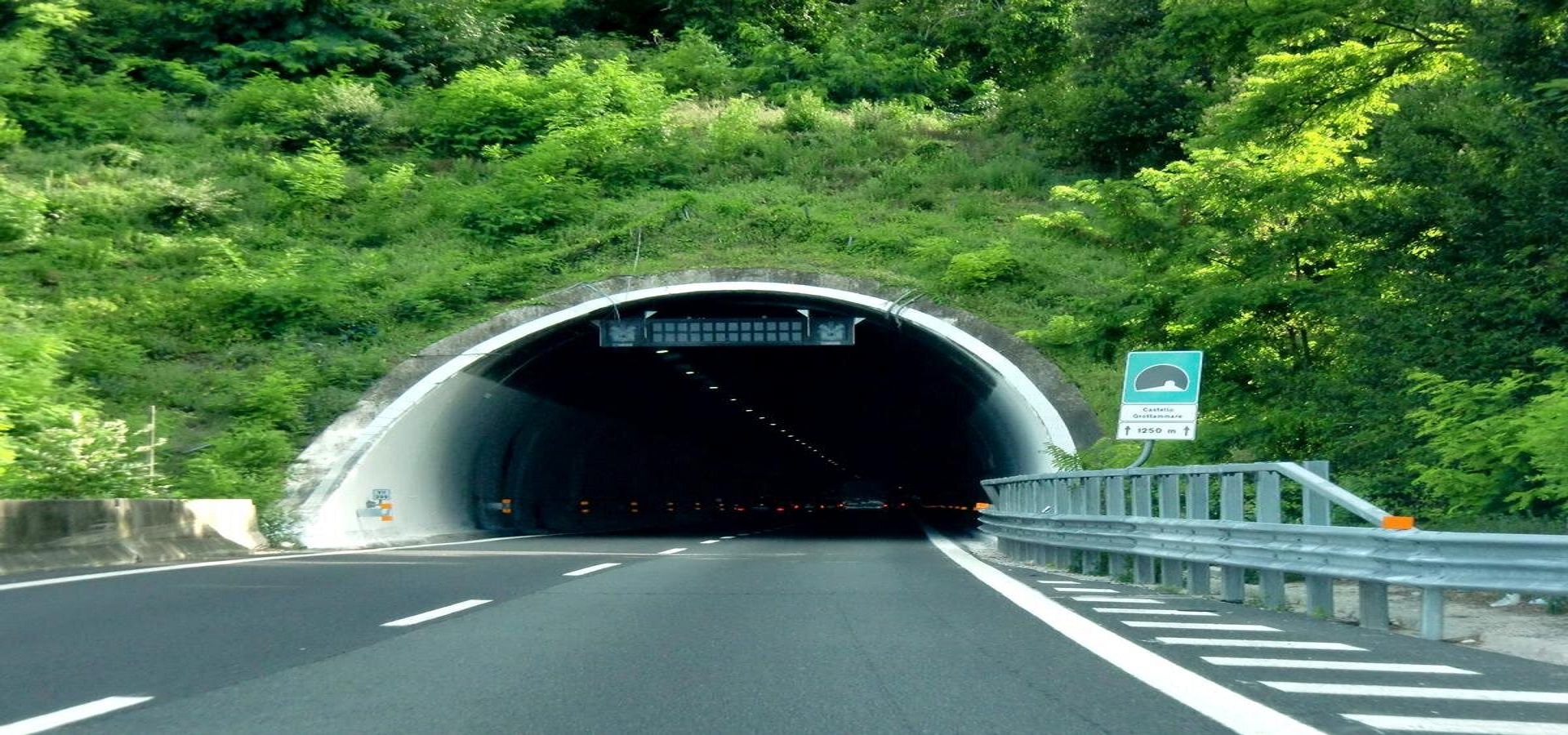 穿山隧道工程